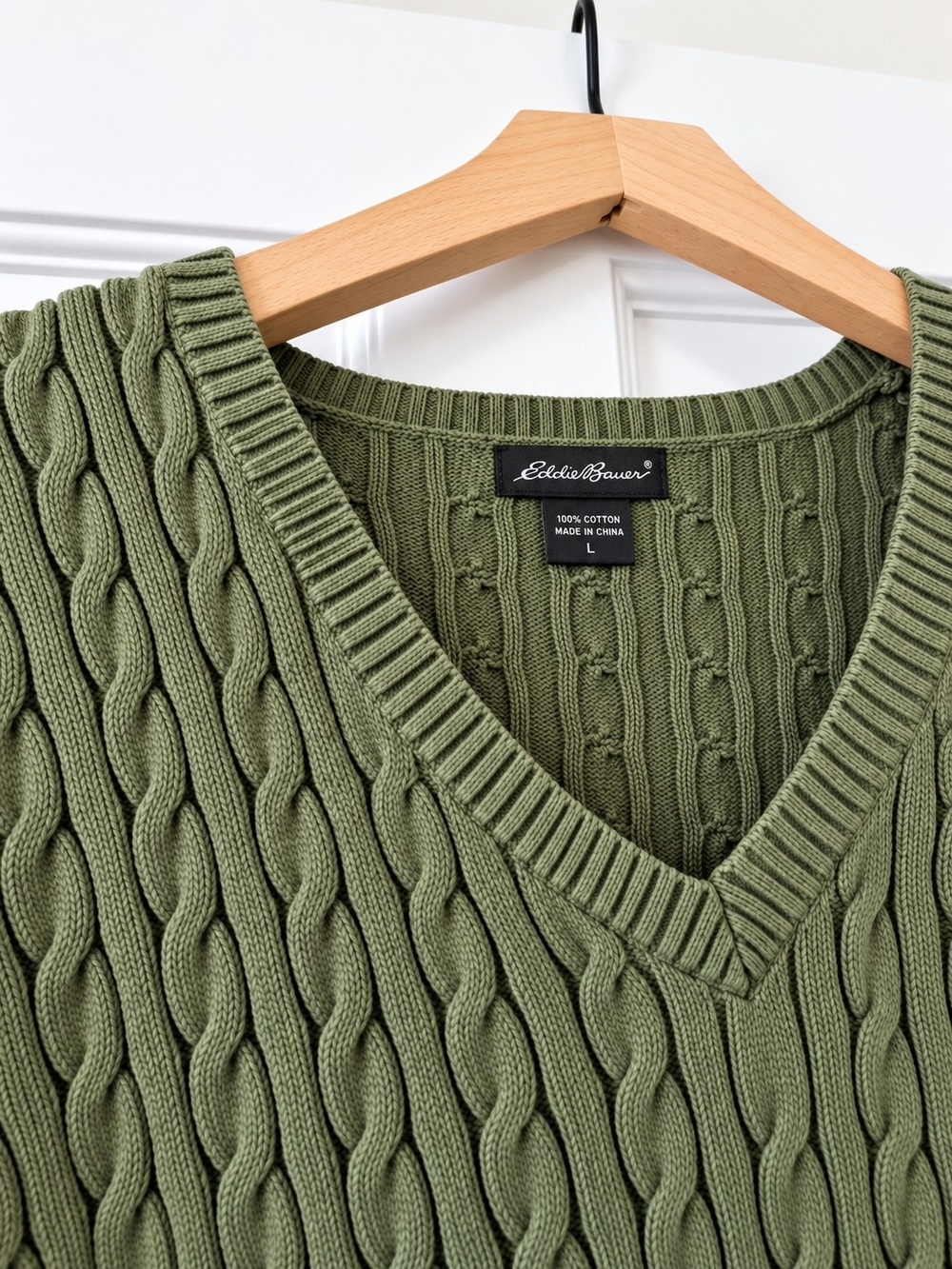 Eddie Bauer 100% Cotton Olive Green Cable Knit V-Neck Fishmerman Sweater - Picture 2 of 4